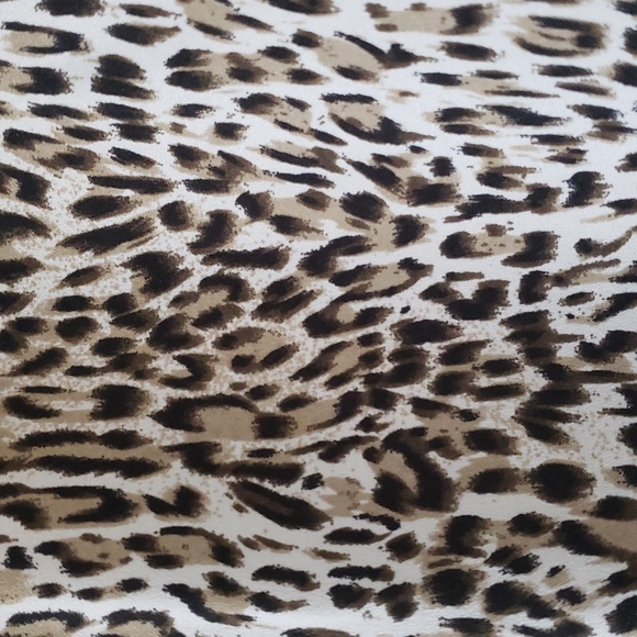Sioni M Animal print blouse. - Picture 4 of 8